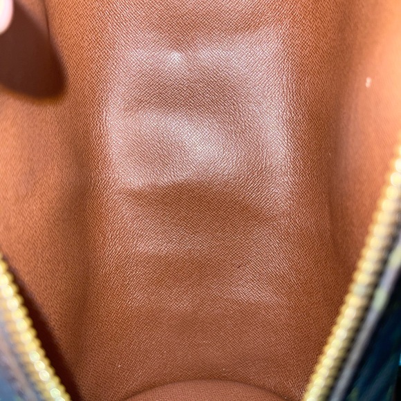 ‼️SOLD‼️ Authentic Louis Vuitton Papillon 26 - Picture 5 of 9